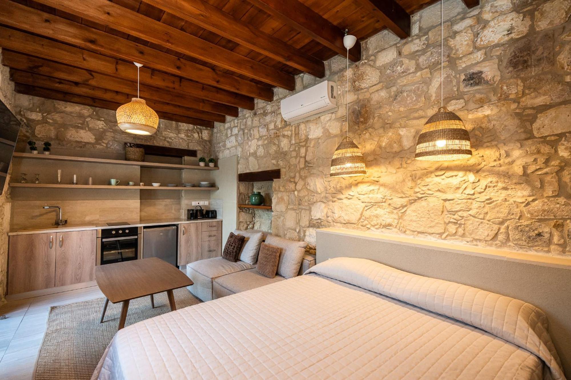 Harma Traditional Boutique Suites Paphos Room photo