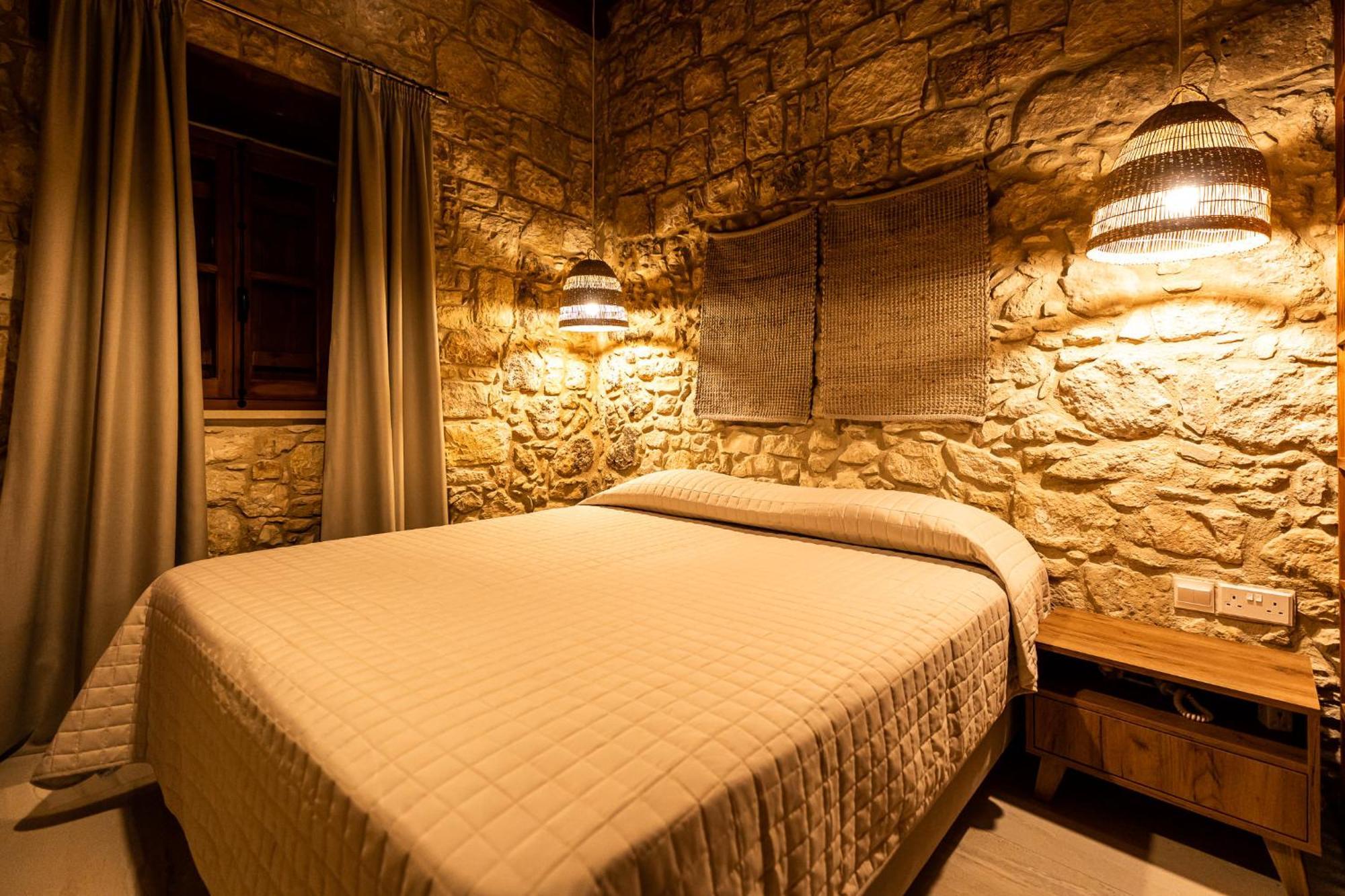 Harma Traditional Boutique Suites Paphos Room photo