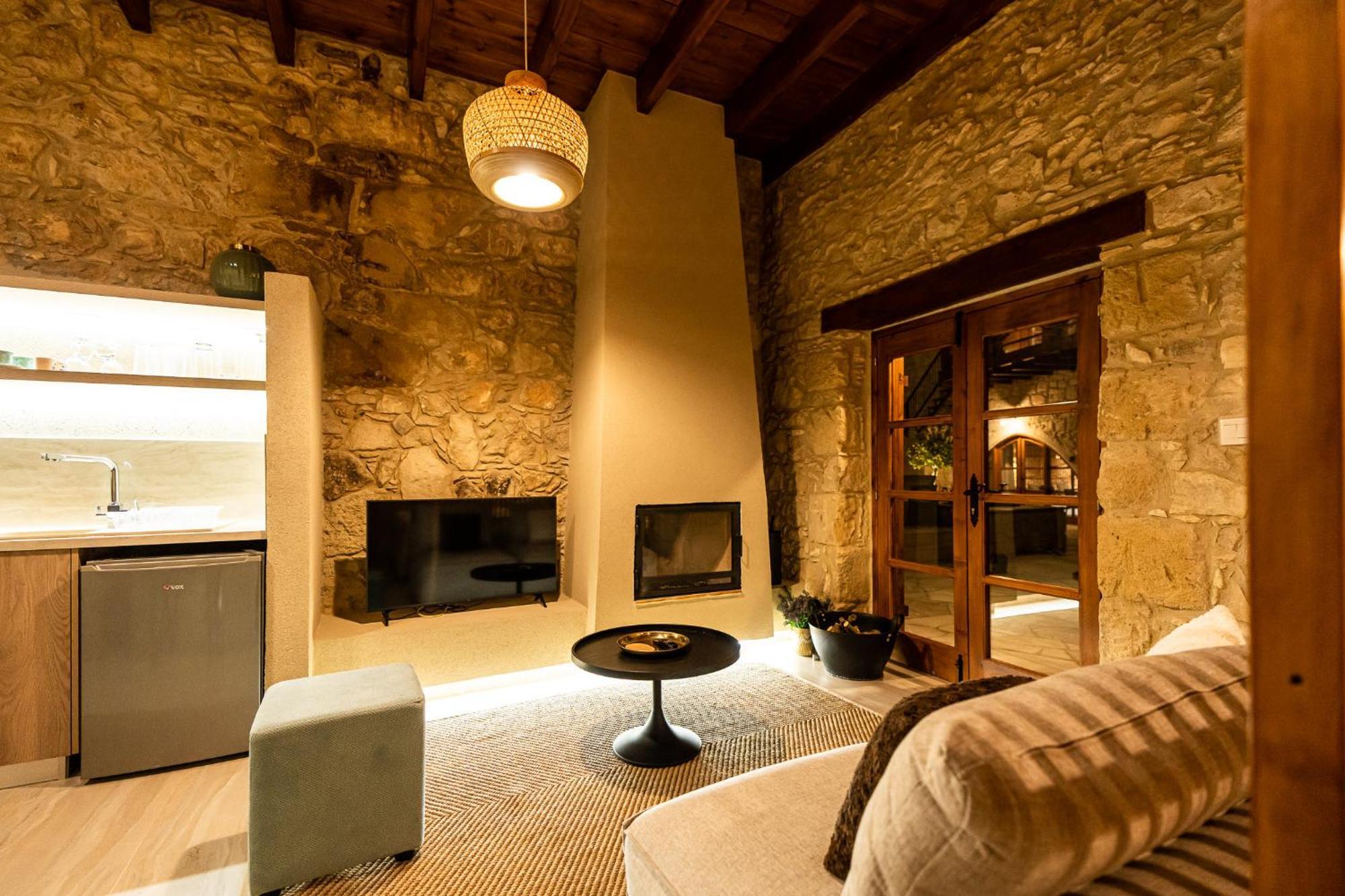 Harma Traditional Boutique Suites Paphos Exterior photo